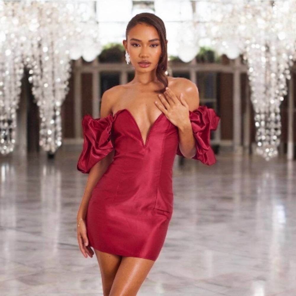 PrettyLittleThing Burgundy Satin Ruffle Low Cut Mini Dress Nwt Size 8